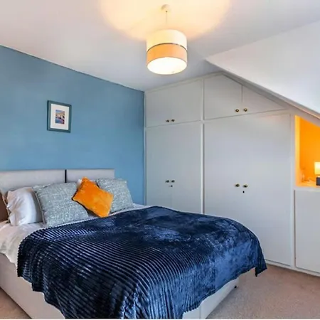 Hg1- 4 Bed House Harrogate